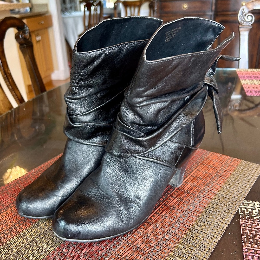 Colin Stuart Black Leather Slouchy Boots with Leather Wrap & Bow Details Size 10
